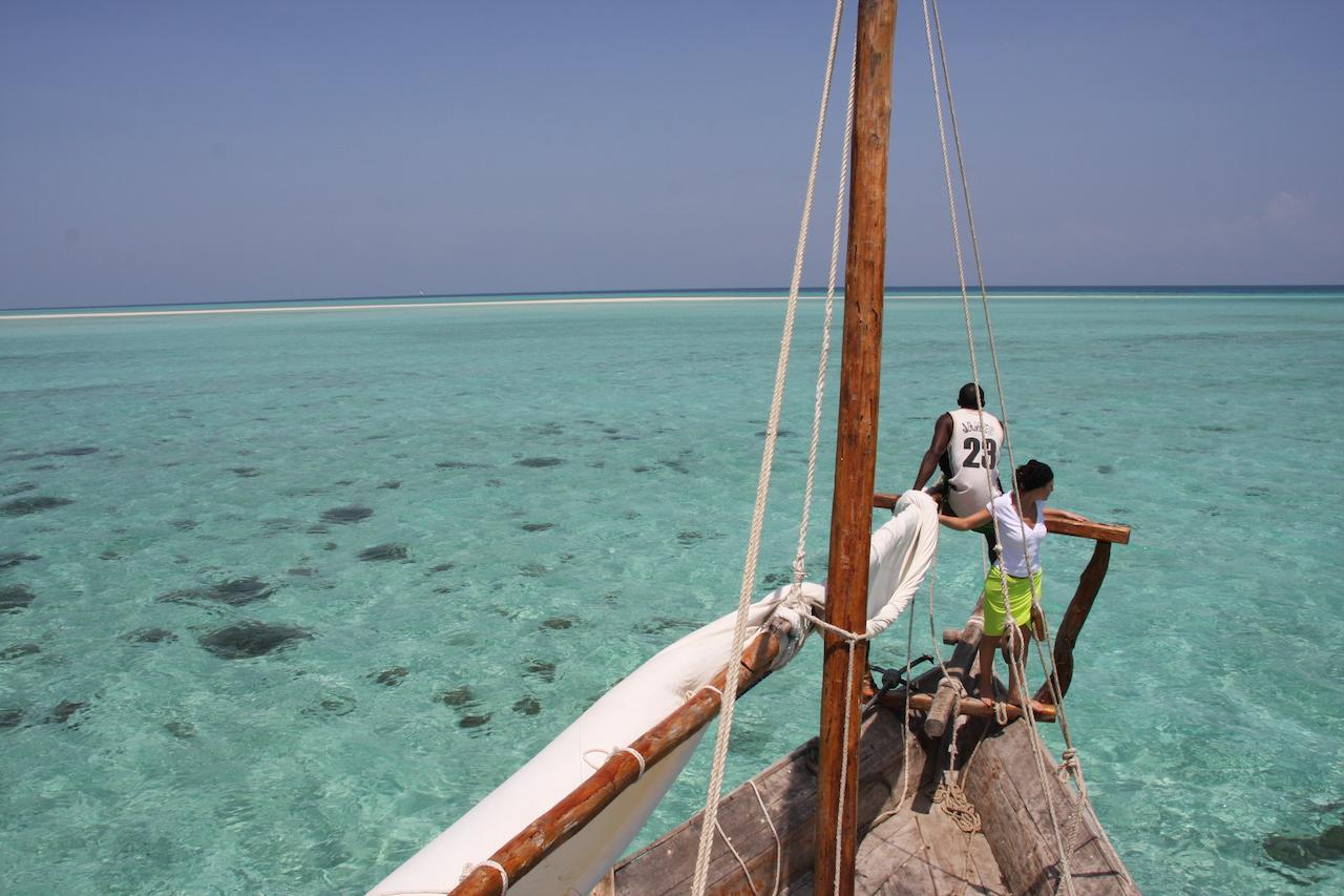 Отель Chapwani Private Island Grave Island Экстерьер фото
